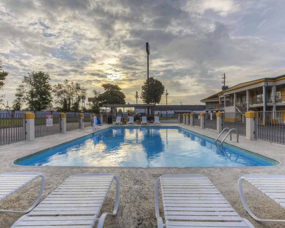 Econo Lodge Byron Exterior foto