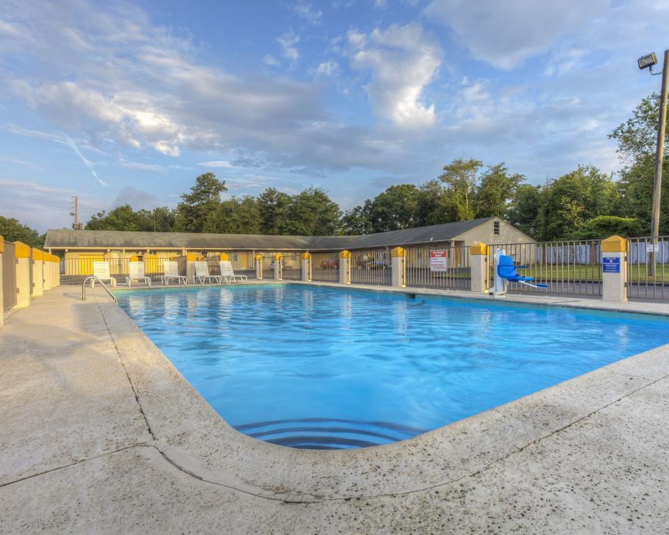 Econo Lodge Byron Exterior foto