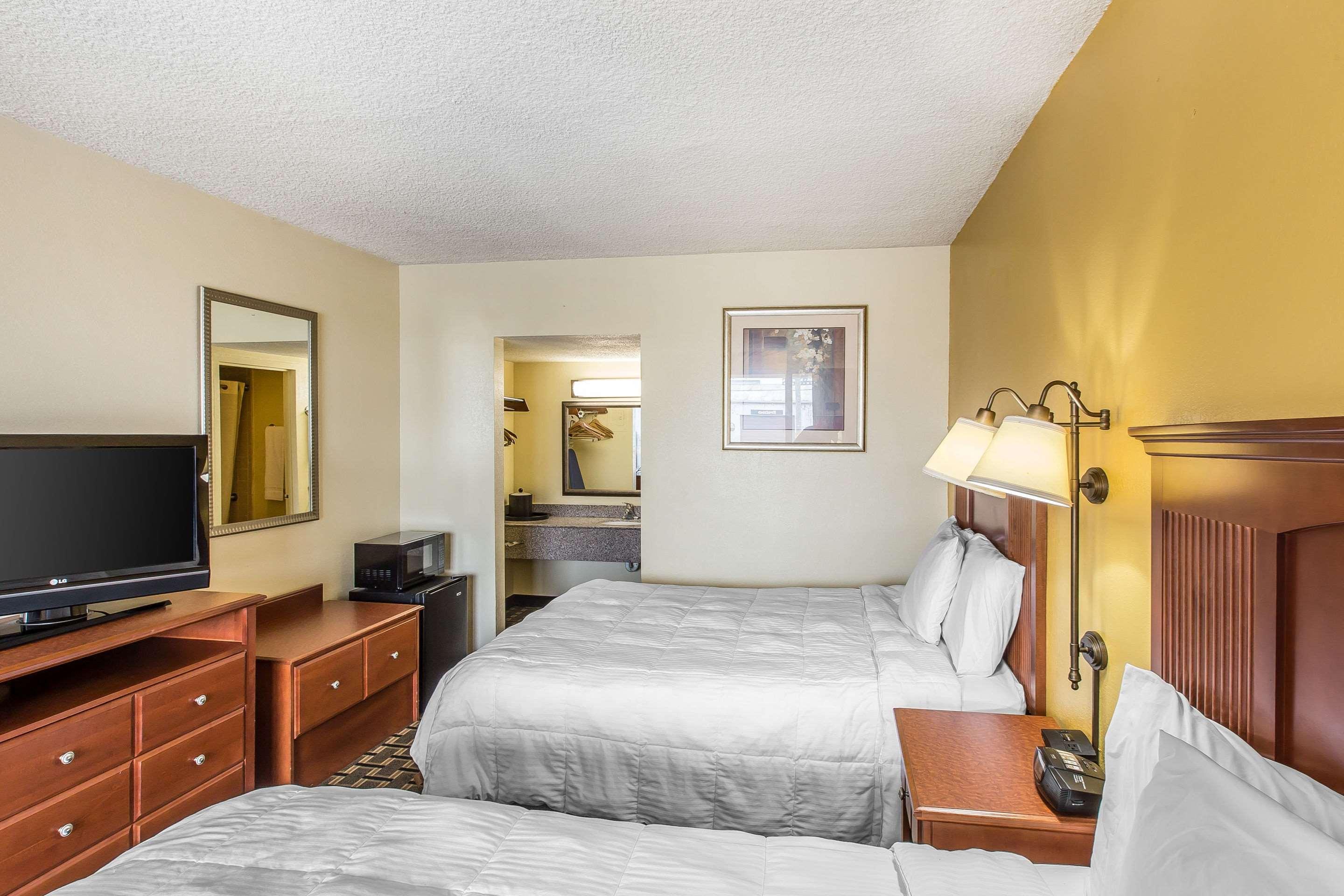 Econo Lodge Byron Exterior foto