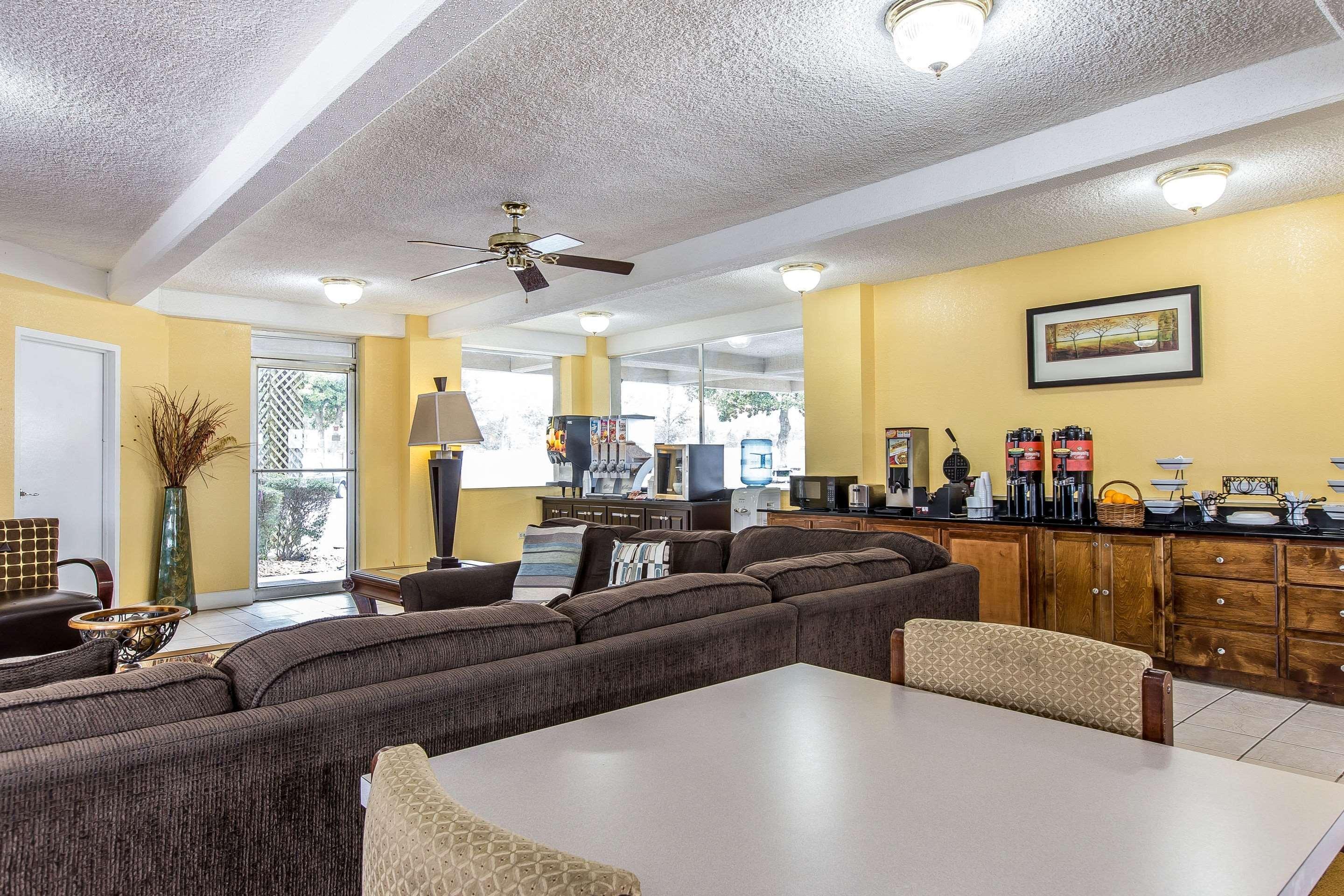 Econo Lodge Byron Exterior foto