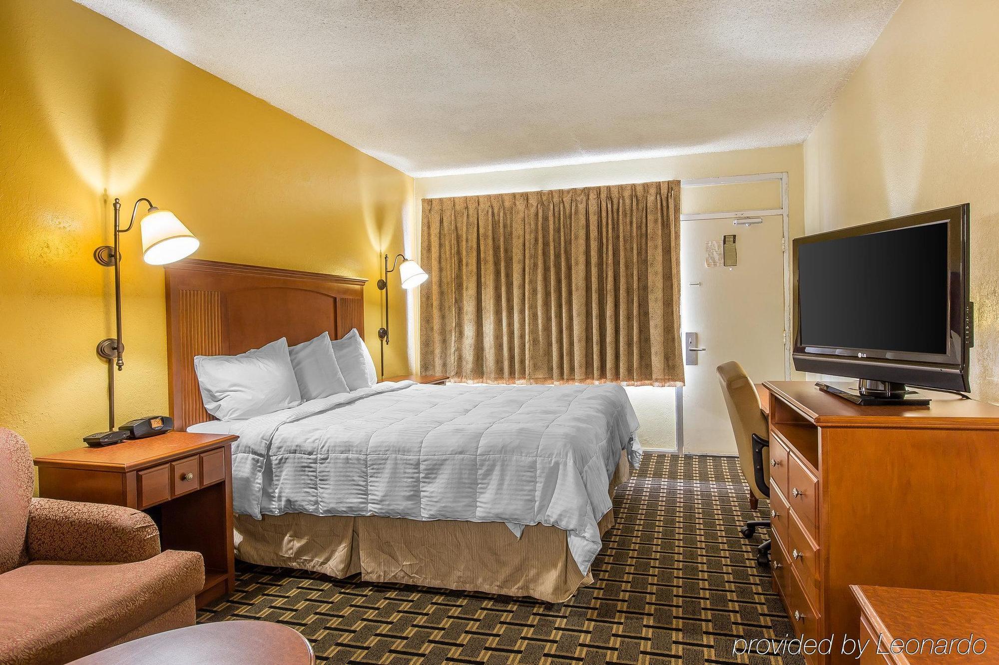 Econo Lodge Byron Exterior foto